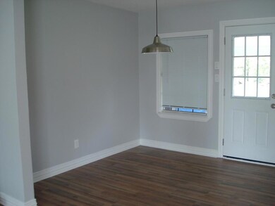 3221 9th St, Bay City, TX 77414 - photo 4