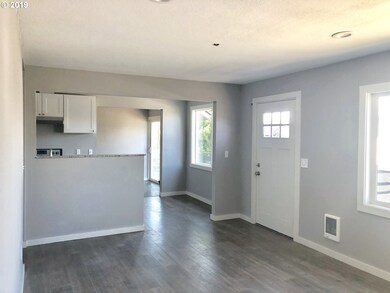 716 E 15th St, the Dalles, OR 97058 - photo 6