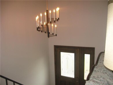 Entry/Foyer.