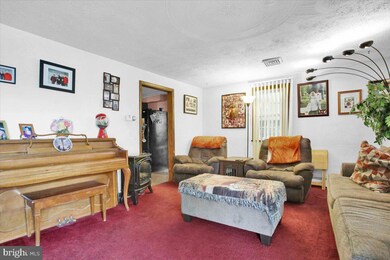 34 Faye Dr, Bechtelsville, PA 19505 - photo 4