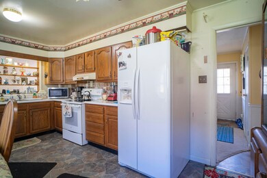 190 Nicholas Ave W Tour