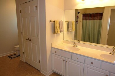 1605 EDGEBROOK RD- BATH