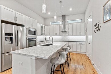 5910 Ross Ave unit 4, Dallas, TX 75206 - photo 2