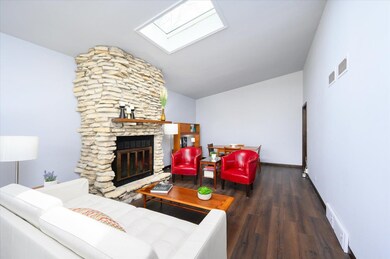 150 S Fairlane Ave, Elmhurst, IL 60126 - photo 4