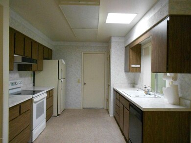 10701 W Caron Dr, Sun City, AZ 85351 - photo 4