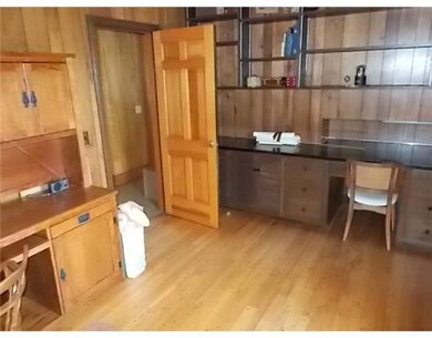 Studio/Study/Office.