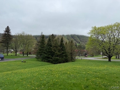 Lovely setting overlooking the slopes