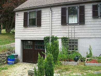 261 Highland Rd, Tiverton, RI 02878 - photo 2