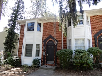 135 N 5th St unit 9, Stroudsburg, PA 18360 - photo 2