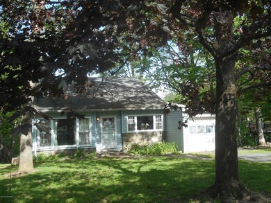 269 Oak Ln, Cresco, PA 18326 - photo 2