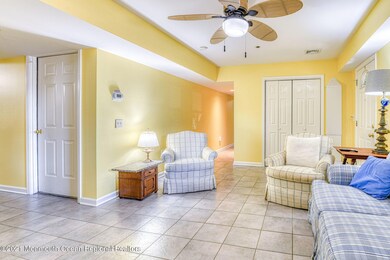 Living Room w/spacious closets