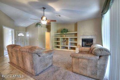 6 Living_Room_Detail