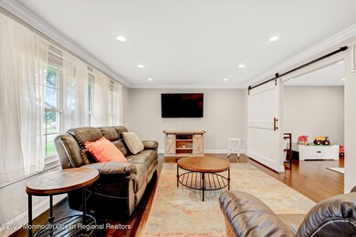 6 - Family Room