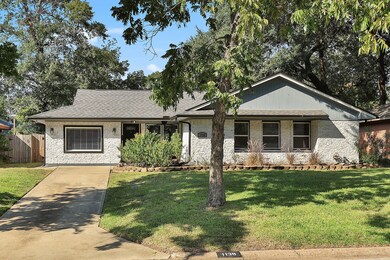 1138 Stonecrest Dr, Houston, TX 77018 - photo 2