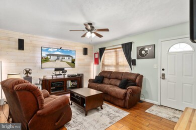 111 Jenny Ct, Strasburg, VA 22657 - photo 5