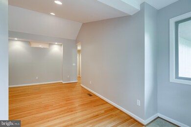 3521 Kirkwood Dr, Fairfax, VA 22031 - photo 6