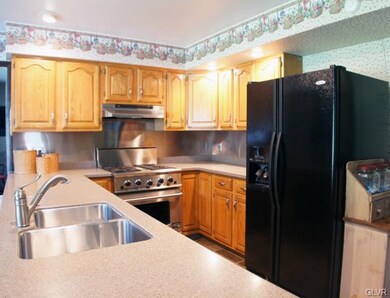 4486 Marvin Dr, Emmaus, PA 18049 - photo 4