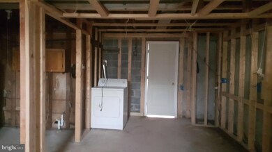 9206 Roxanne Dr, Lanham, MD 20706 - photo 7