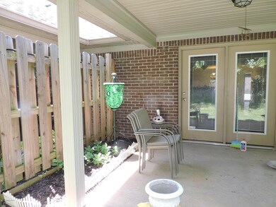 5813 Shepherd Crossing Dr, Louisville, KY 40219 - photo 7