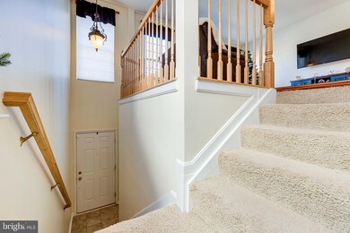 12042 Kemps Landing Cir, Manassas, VA 20109 - photo 2