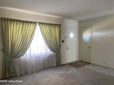 2006 Patricia Dr, Louisville, KY 40272 - photo 3