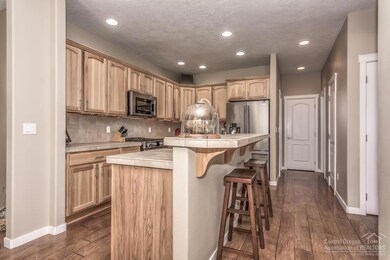 889 NW 13th St, Redmond, OR 97756 - photo 7