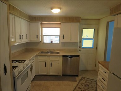 319 King St, Sebastian, FL 32958 - photo 6