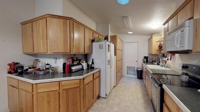 195 Hidden Valley Rd, Grants Pass, OR 97527 - photo 7