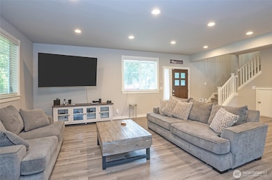 Spacious open-flow design