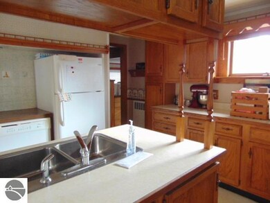 120 N Union St, Ithaca, MI 48847 - photo 7