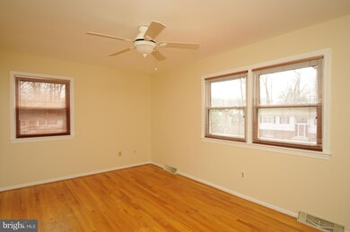 903 Lauren Ln SE, Vienna, VA 22180 - photo 7