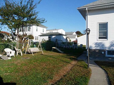 17 Victory St unit 1ST FLOOR, Cranston, RI 02910 - photo 4