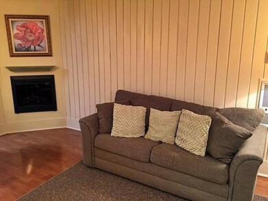 24sofafireplace