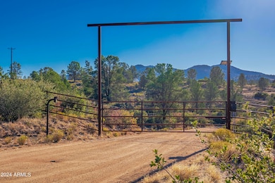 03 Blue Sky Drive -- unit C, Peeples Valley, AZ 86332 - photo 2