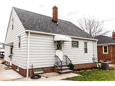 2322 Larchmont Dr, Wickliffe, OH 44092 - photo 2