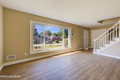 8201 Huntsman Trail, Louisville, KY 40291 - photo 7