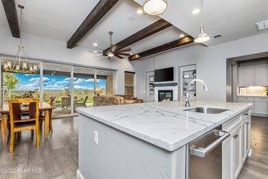 010_Kitchen