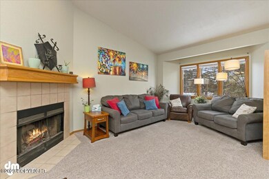 05-Living Room 20230322-DW-3312