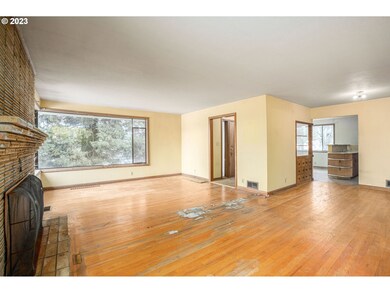 Living Room/Dining Room
