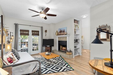 1718 Welch St unit E, Houston, TX 77006 - photo 6