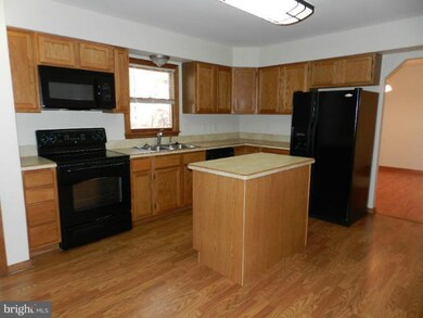 10413 Chesterwood Dr, Spotsylvania, VA 22553 - photo 6