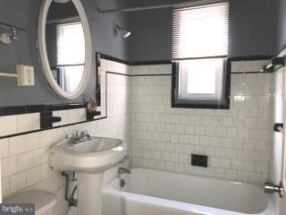 3809 Stokes Dr, Baltimore, MD 21229 - photo 3