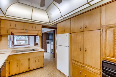 811 Garfield Ave, Aurora, IL 60506 - photo 7