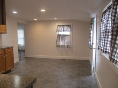 Kitchen Eat in Area