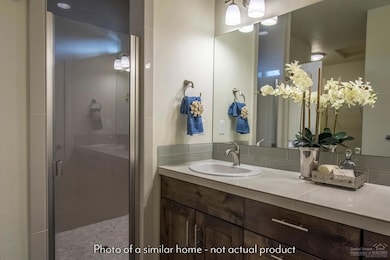 1720 NW Kingwood Ave, Redmond, OR 97756 - photo 2