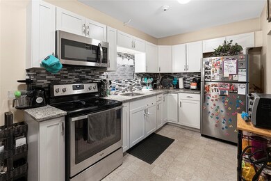 336 Killingly St unit C, Providence, RI 02909 - photo 5