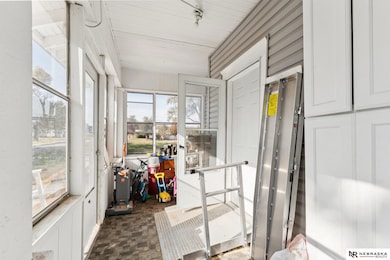 2854 Fowler Ave, Omaha, NE 68111 - photo 6