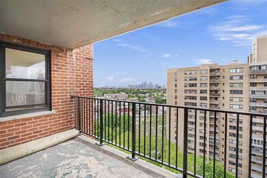 225 Saint Pauls Ave unit 15G, Jersey City, NJ 07306 - photo 3