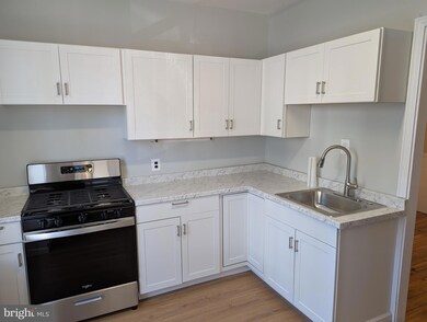 221 Mercer St unit 223, Hightstown, NJ 08520 - photo 5