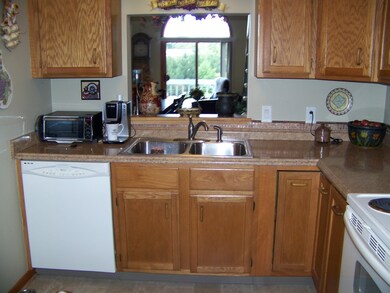 3 Pondview Dr unit H, Pittsfield, MA 01201 - photo 5